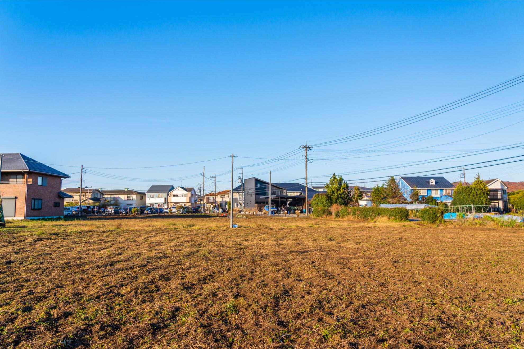 いらない田舎の土地を相続した時の対処法は？相続放棄の注意点や土地の活用法も解説